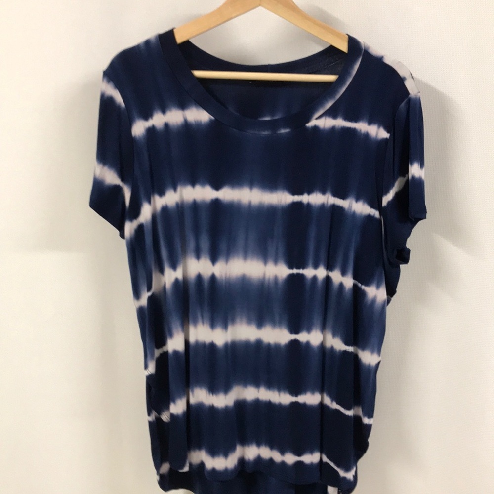 Tie Dye blue Top short sleeve NWT high-low style